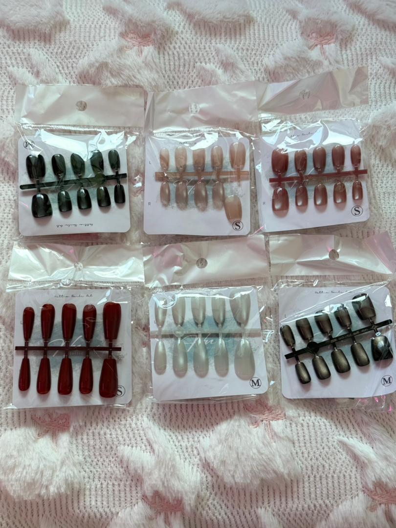 FAKE NAILS